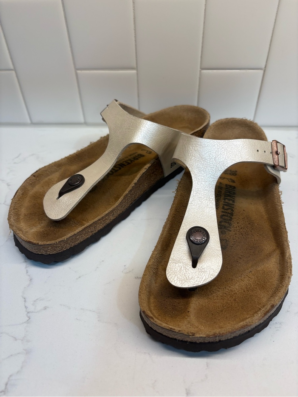 Birkenstock Gizeh Sandal Gold Pearl White Birko Flor Mens 5 Womens 7 EU 38⁠